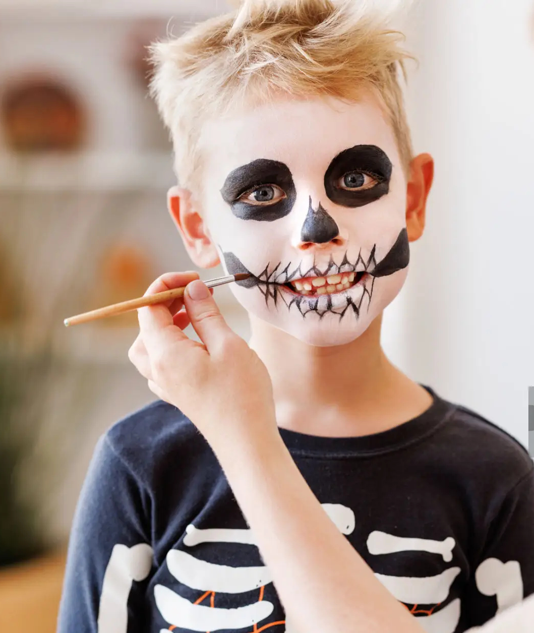Lahedad näomaalingud lastele Halloweeni ajal